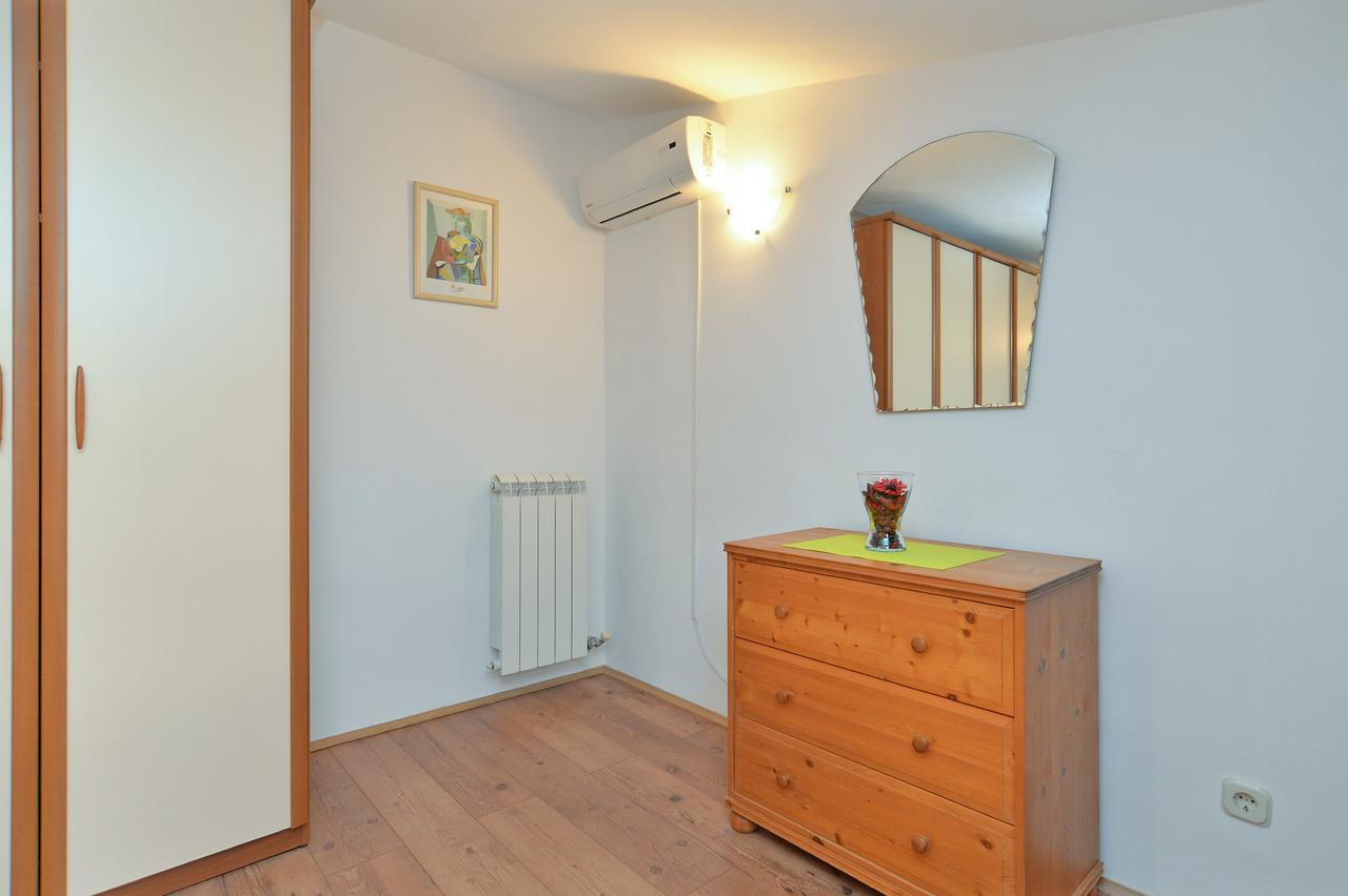 Apartment Puzar 295 Stinjan Ngoại thất bức ảnh